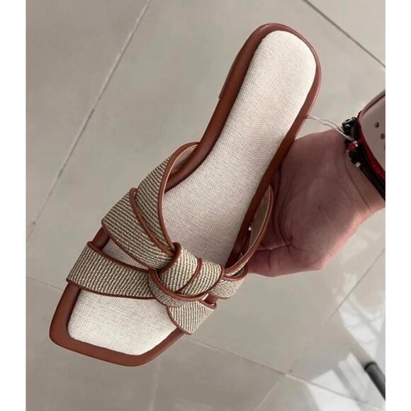 Women sandals - Picture 3 of 3